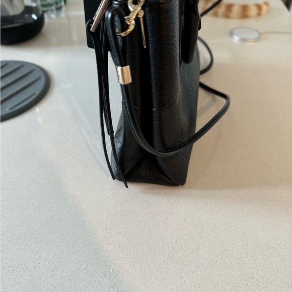 COACH ; black soft leather  good condition and clean - Picture 5 of 5